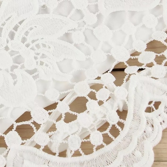 White Crochet Lace-up Crop Top - Picture 4 of 4