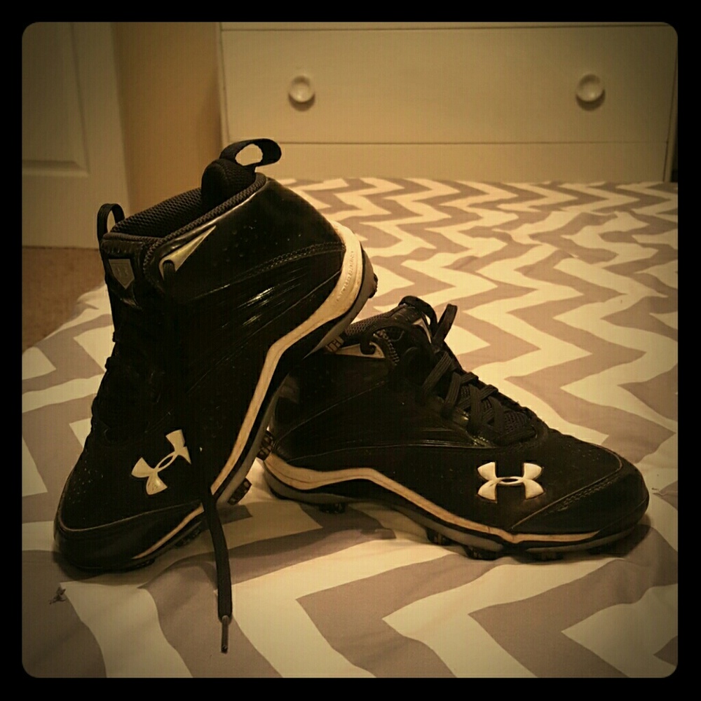 Boys baseball cleats