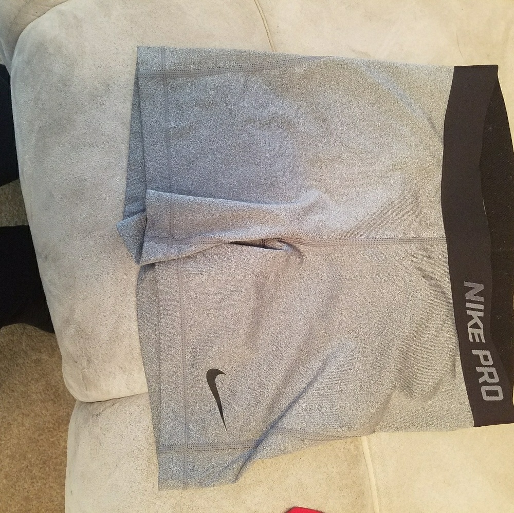 Nike Pro medium shorts
