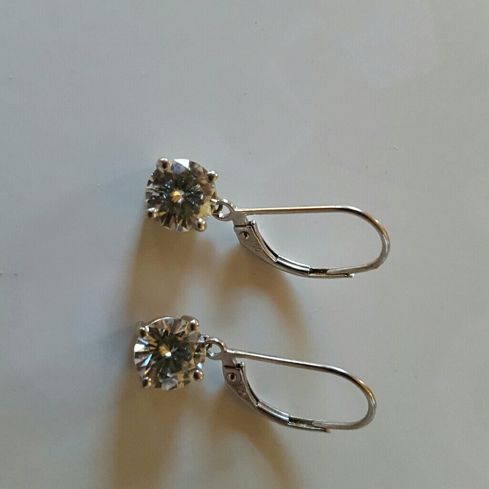 2CT Moissanite 18K White Gold Leverback Earrings - Picture 4 of 5