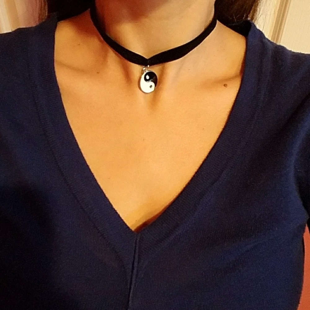 Black choker necklace w ying yang