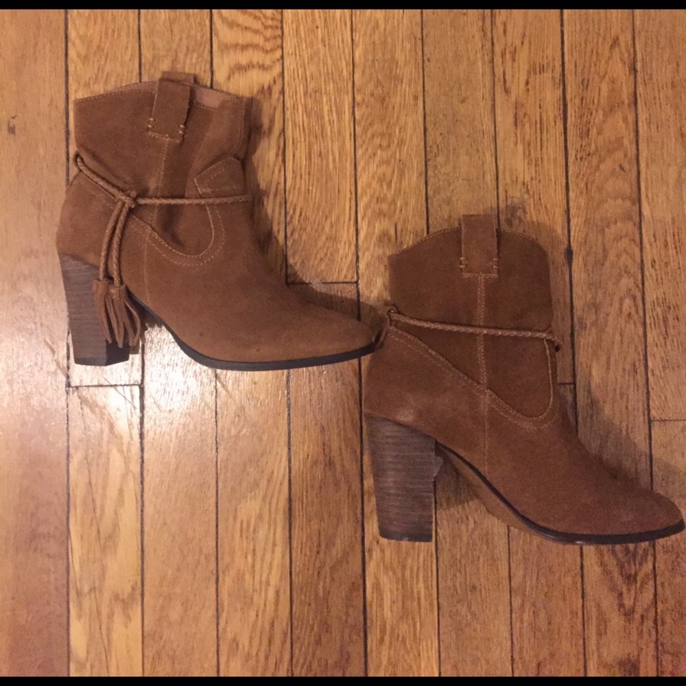 {NWOT} Dolce Vita Melah Booties