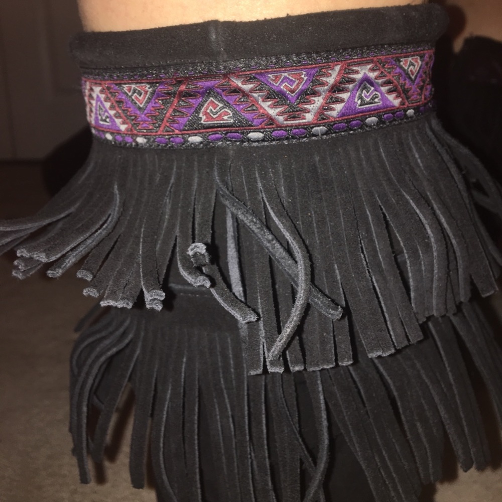 Black fringe boots