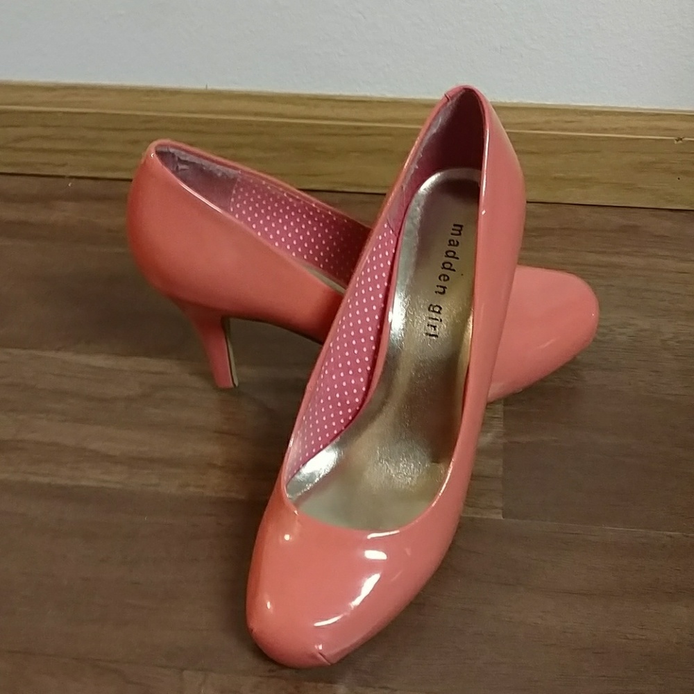 Peachy pink heals