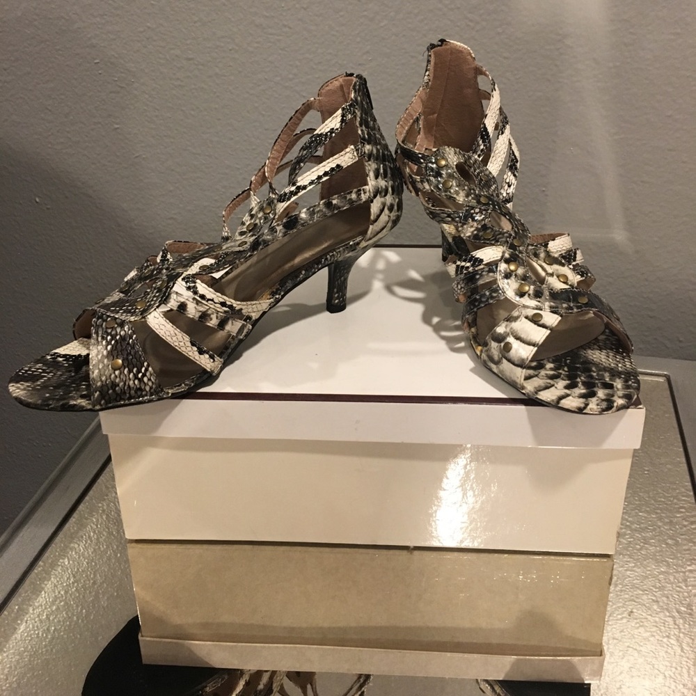 Sandal
