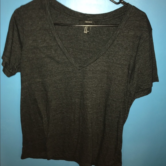 Tshirt - Picture 1 of 3