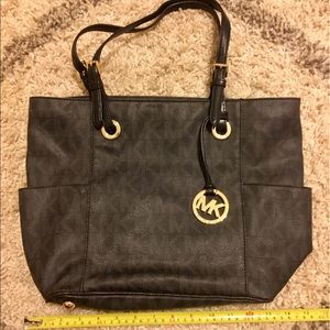 🌹SALE🌹 Black Michael Kors Purse.