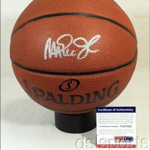 Magic Johnson signed Basketball Certified PSA/DNA