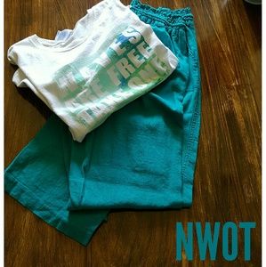 ROXY pants/Gildan print shirt