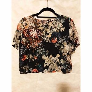 ❗️Make an offer❗️Forever21 Floral crop top