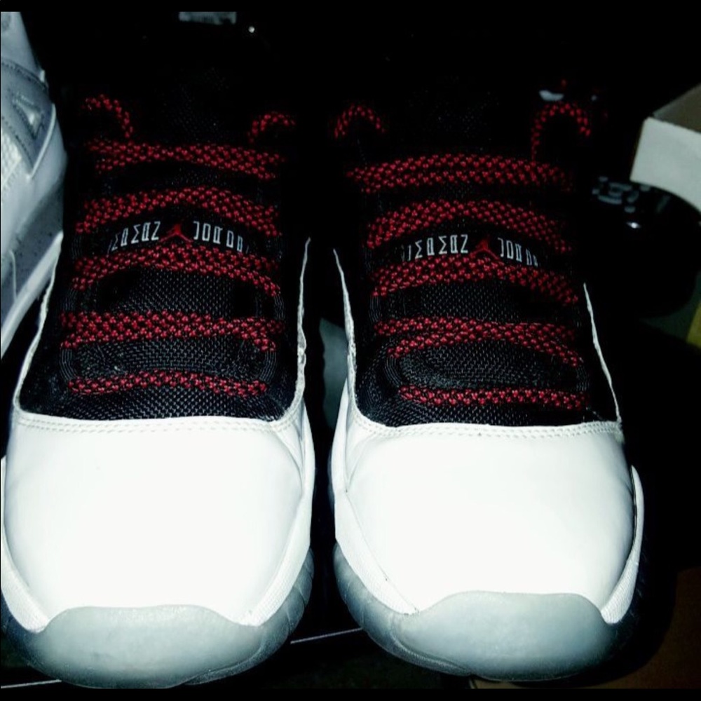 Authentic 11 lows with lace switch ..