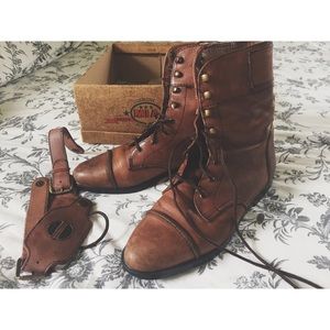 80s // Gorgeous Vintage Buckle Booties
