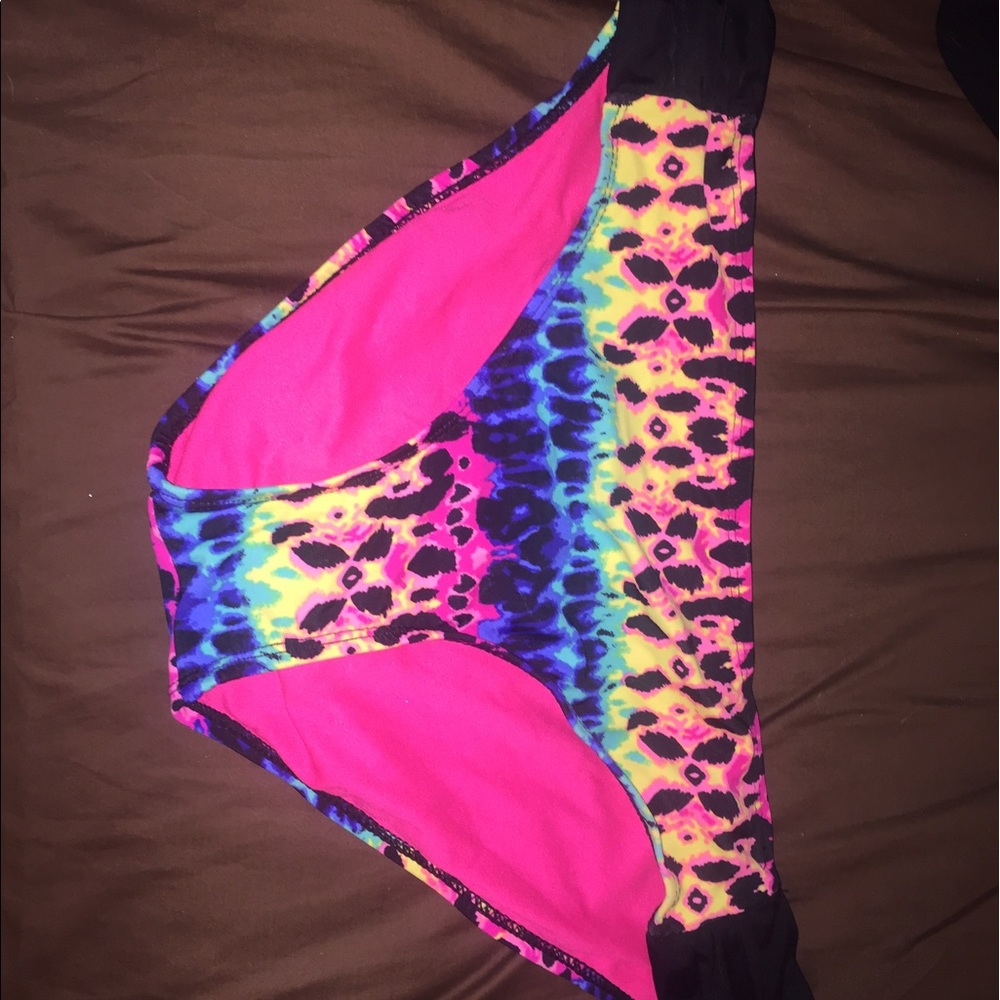 XL bathing suit bottoms