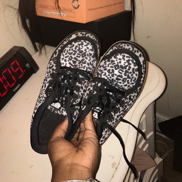 Nike running sneakers - Picture 2 of 3