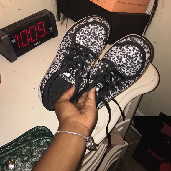 Nike running sneakers - Picture 3 of 3