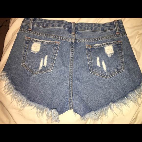 High waisted denim jean shorts - Picture 2 of 3