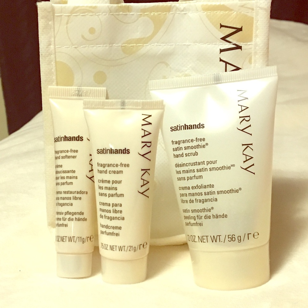 NWT Mary Kay Satin Hands travel set fragrance free