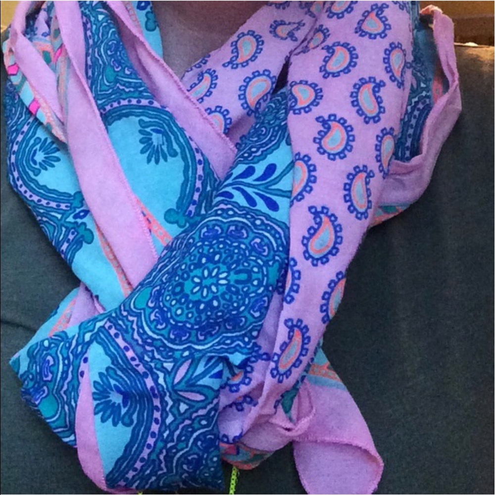 Spring NWOT Gap Pink + Mint Paisley Scarf - Picture 1 of 4