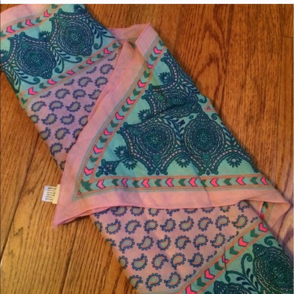 Spring NWOT Gap Pink + Mint Paisley Scarf - Picture 2 of 4