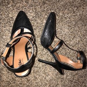 Mossimo Ankle Strap Black Heels- Like New!