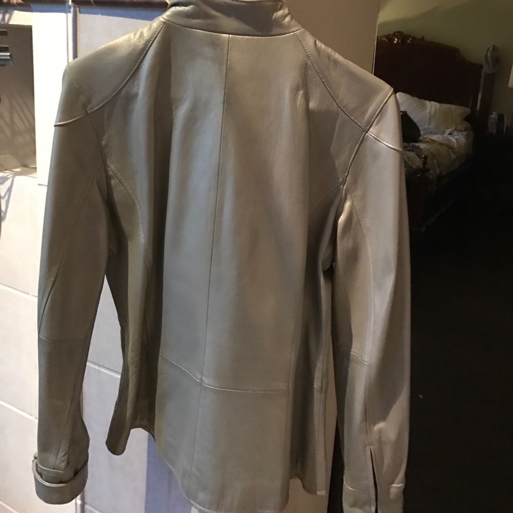 Leather jacket - Picture 2 of 3