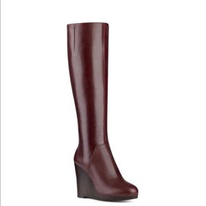 Wedge boot.
