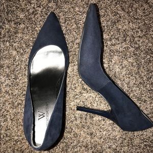 Like New: Worthington Navy Blue Pump