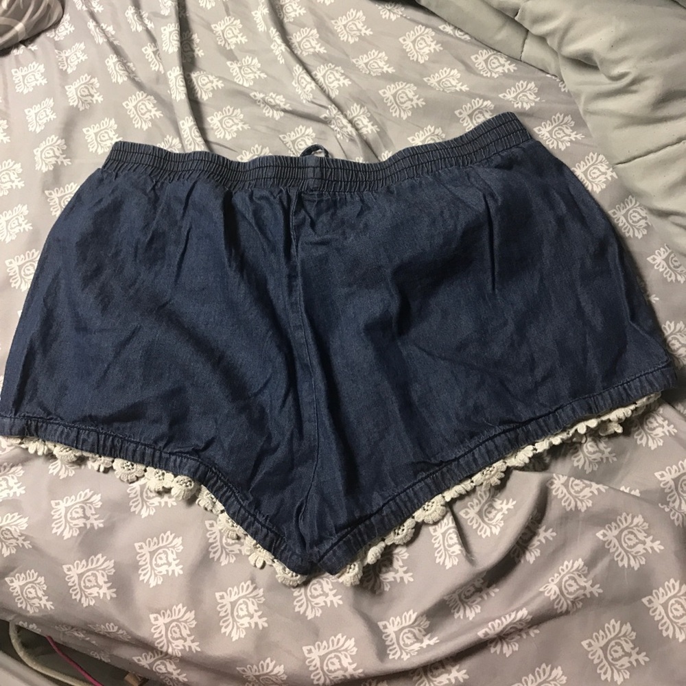 Denim shorts - Picture 2 of 2