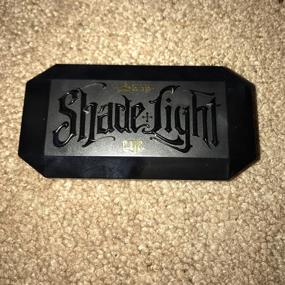 Brand New Kat Von D Shade+Contour Eye Pallete