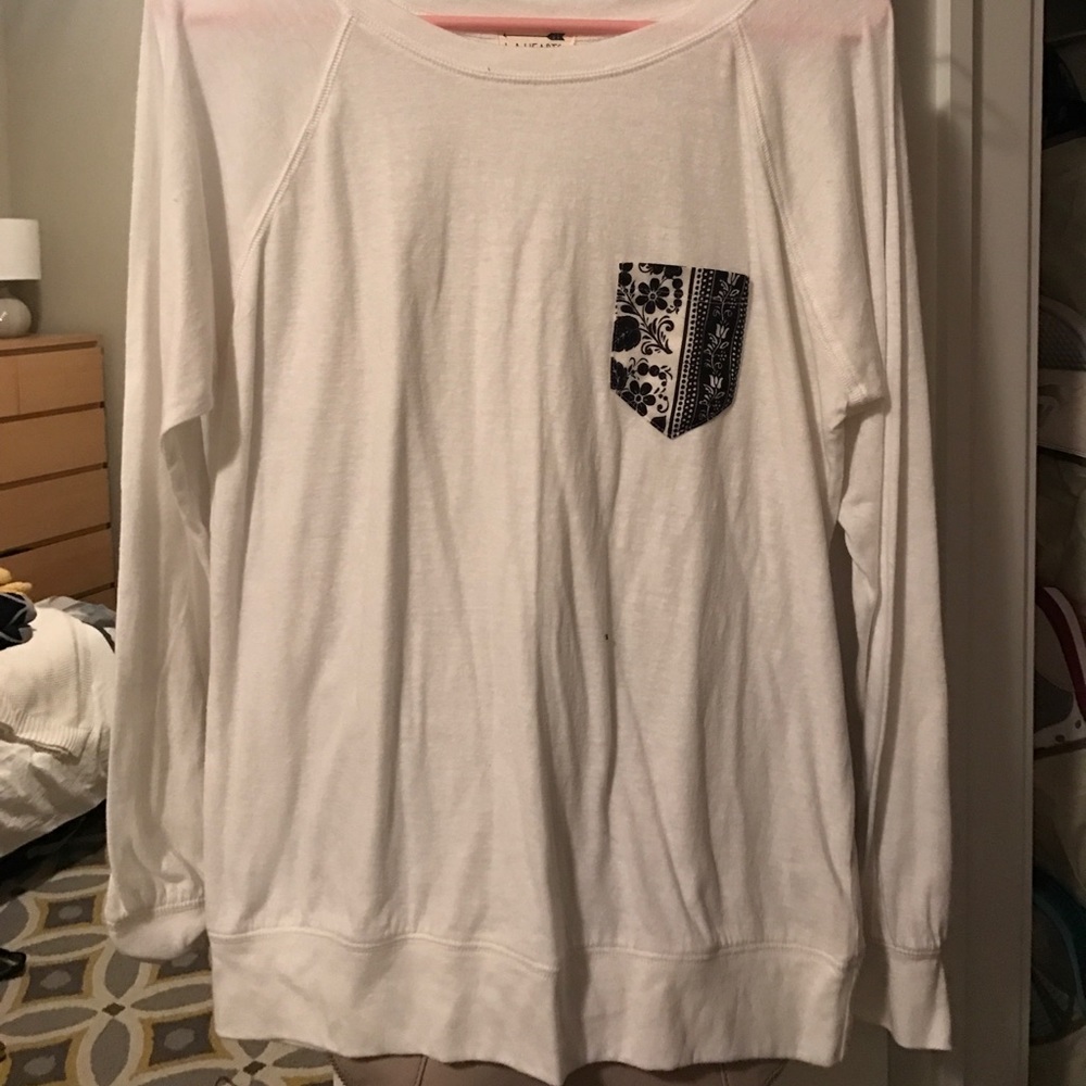 La hearts white long sleeve shirt