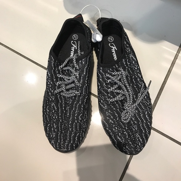 NEW black and white sneakers - Picture 1 of 2