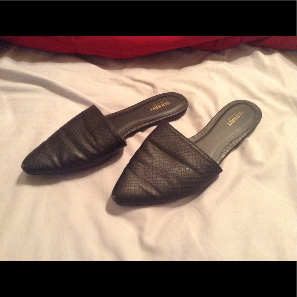 Old Navy mule flat slippers