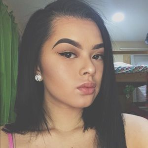 Meet your Posher, Devin