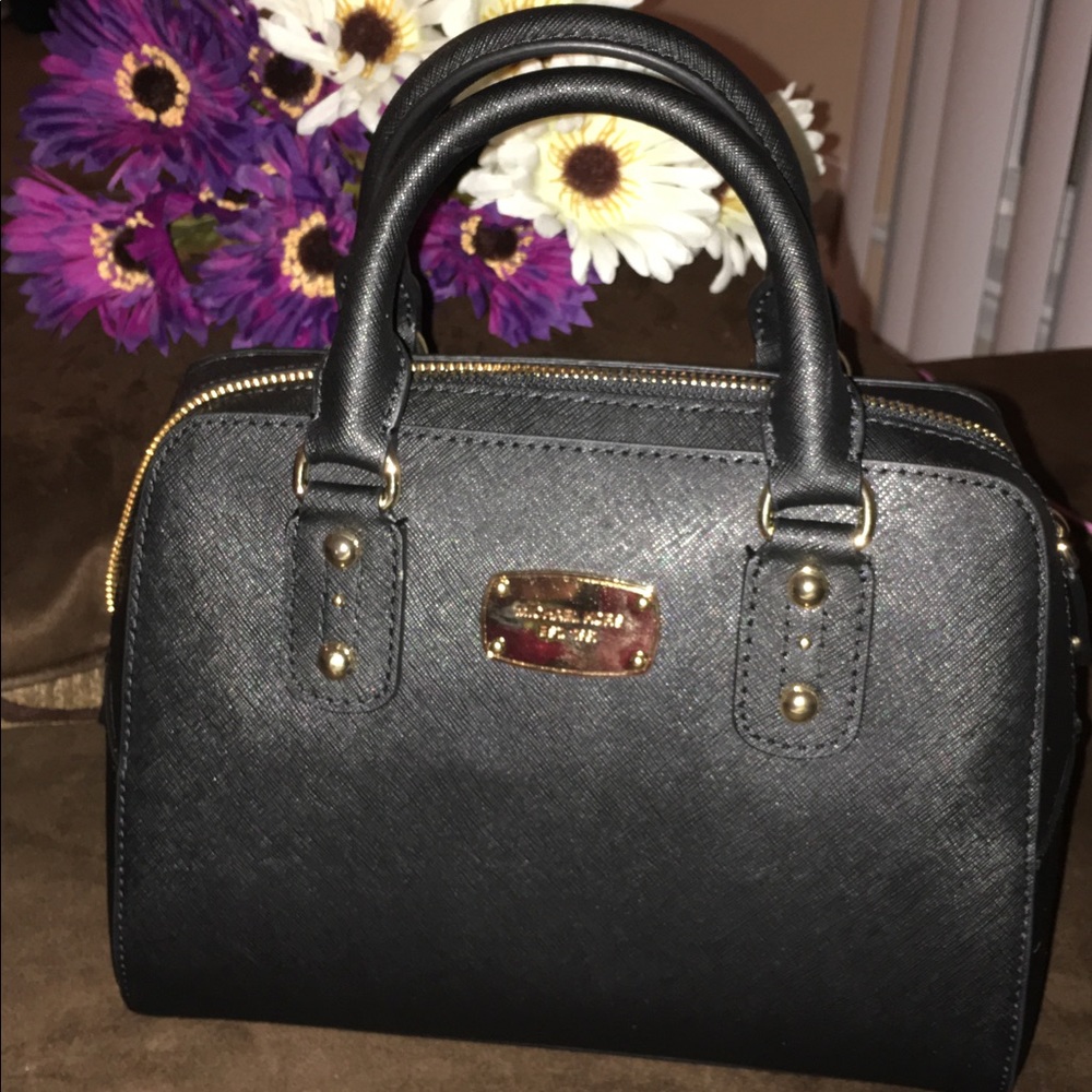 ⭐️SOLD⭐️Michael Kors Small Saffiano Leather