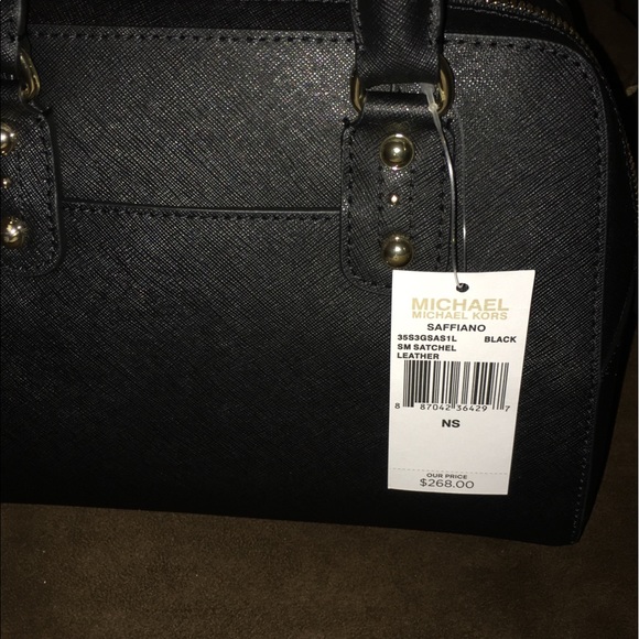 ⭐️SOLD⭐️Michael Kors Small Saffiano Leather - Picture 6 of 8