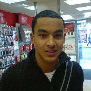 Meet your Posher, Theo