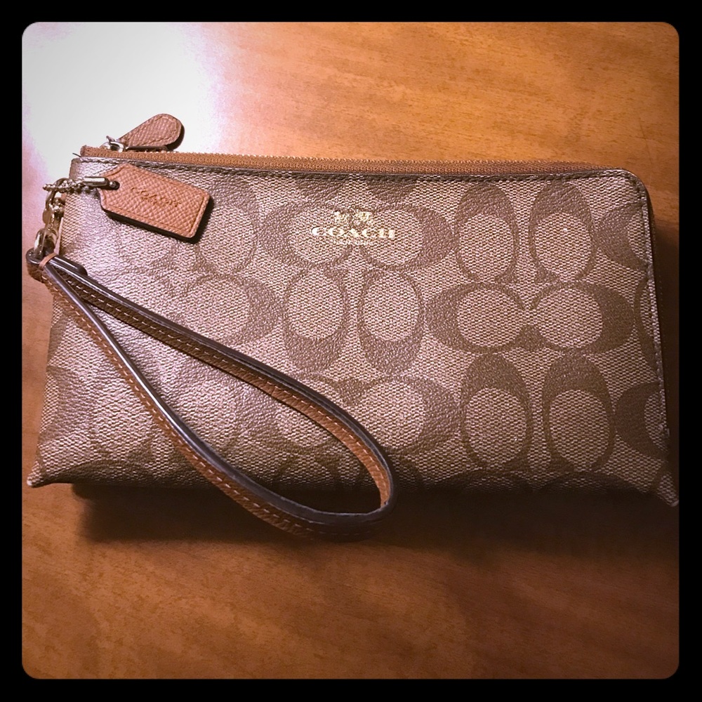 PRICE DROP! Coach double zip wallet w/wrist strap