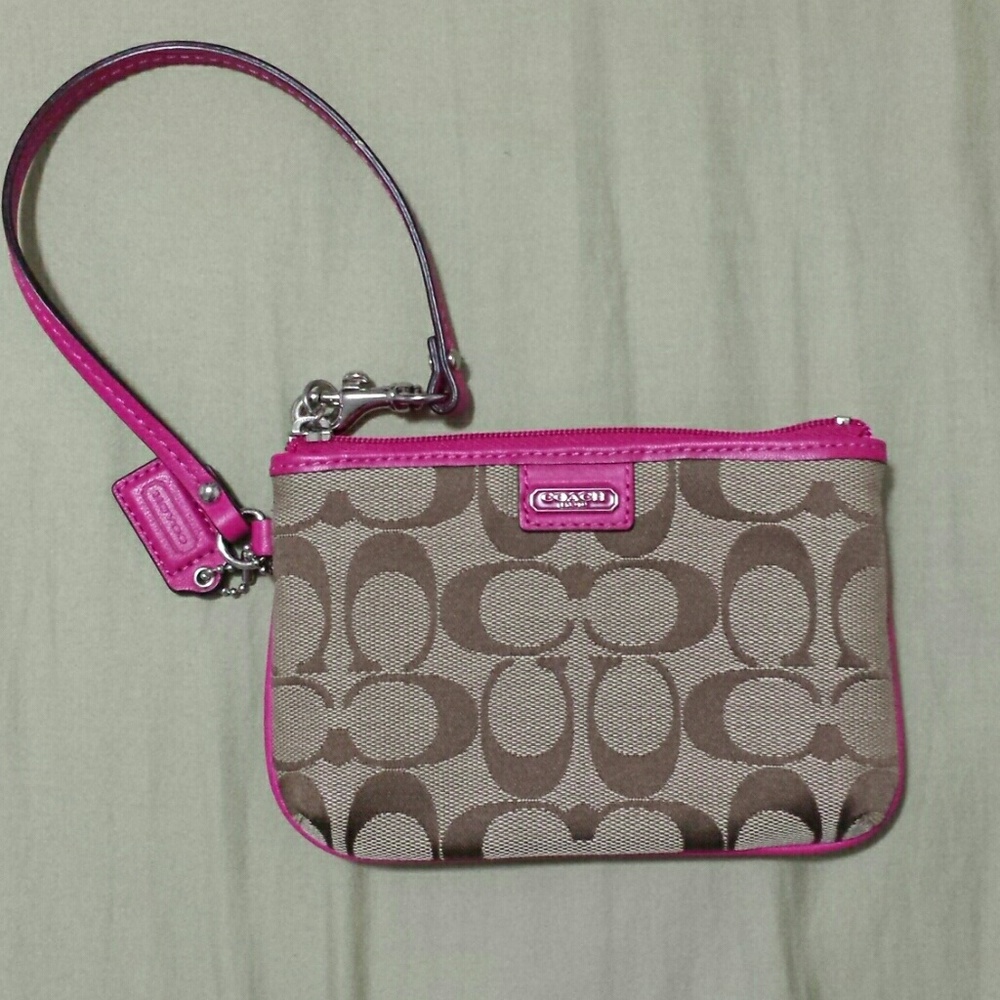 Nwot Coach Wristlet. Hot Pink Fuchsia