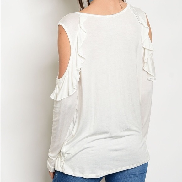 ✨✨✨✨✨🆕Ivory open shoulder long sleeve top - Picture 2 of 8