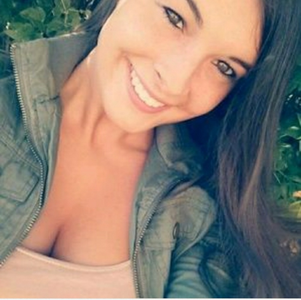 Meet your Posher, Alicia