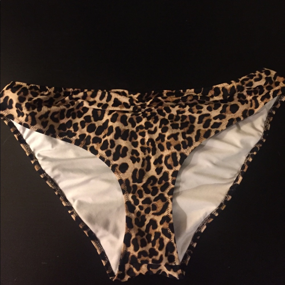 Leopard print Victoria's Secret Pink swim bottoms