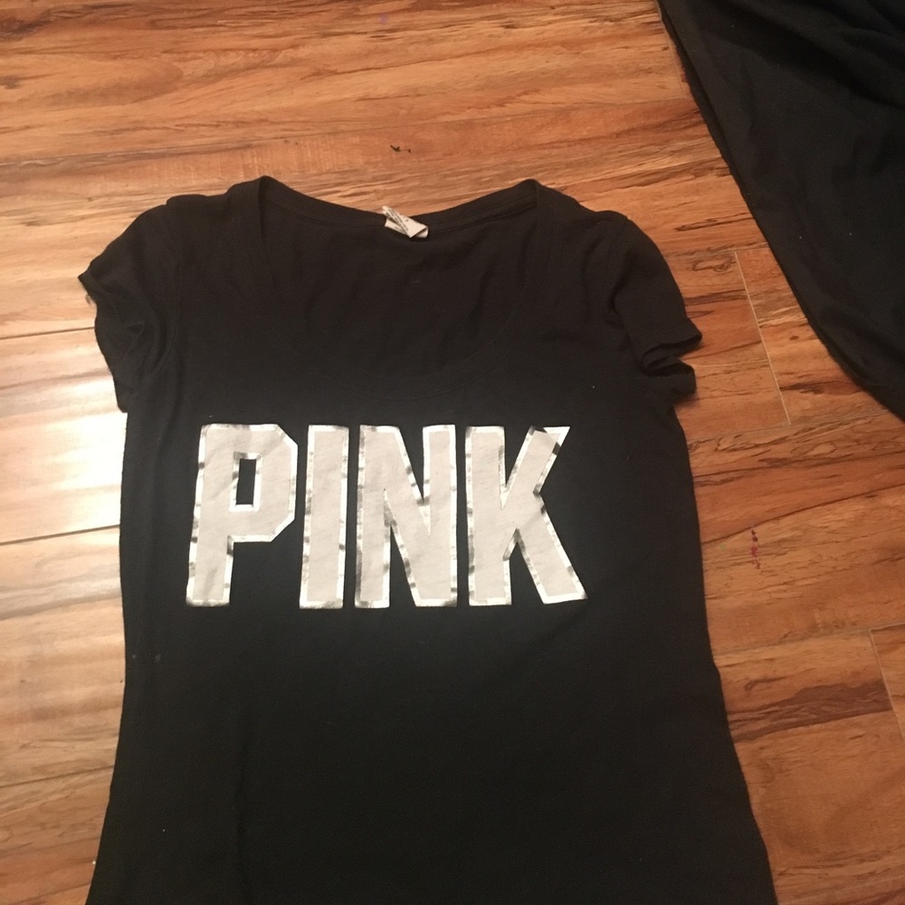 Pink t-shirt! barely worn and in good condition