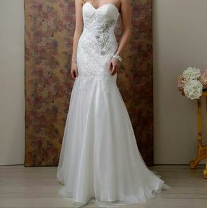Destination Bridal Gown Ivory Lace  & Tulle