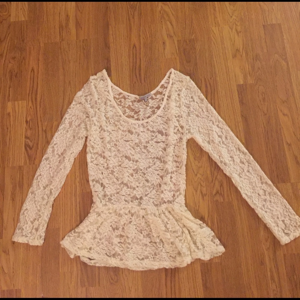 3 for $20 eligible! White lace top. Super pretty