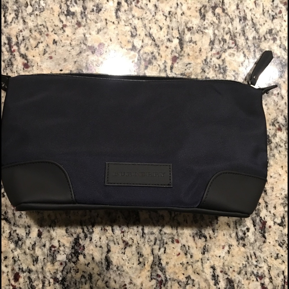 ðBURBERRY TRAVEL TOILETRY BAG - Picture 2 of 5