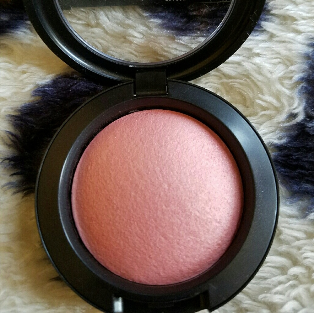 Mac (Azalea in the afternoon) blush