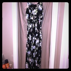 Never worn black floral maxi dress 🖤🖤