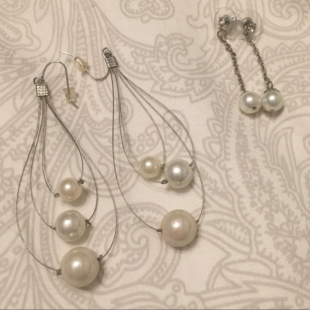 2 pearl dangle earrings