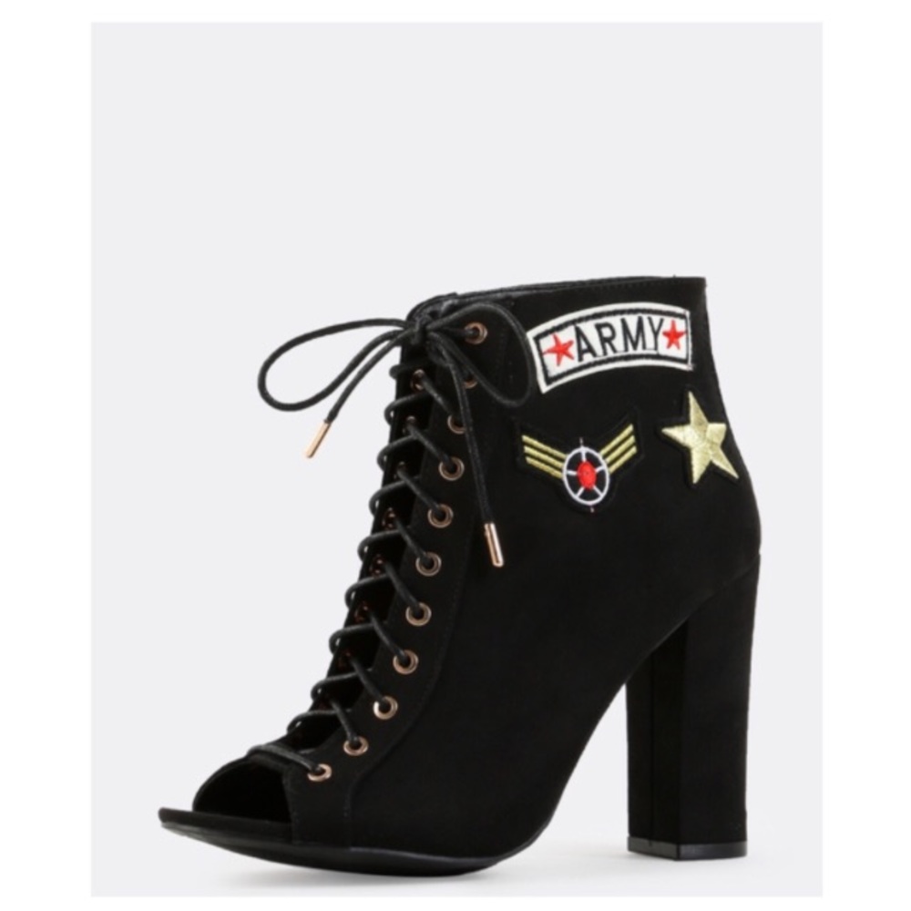 ❤️SOLD❤️ NWOT Patched up metallic eyelet booties