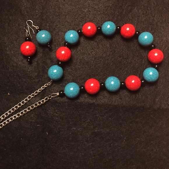 Handcrafted Glass Beaded Necklace - Picture 3 of 3